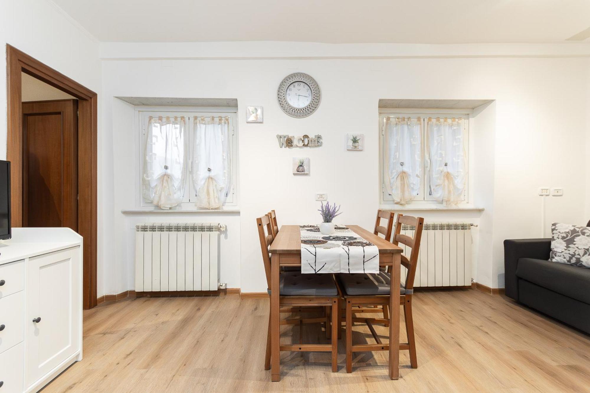 Apartmán 15 Min Centro E Stazione Ferroviaria Janov Exteriér fotografie